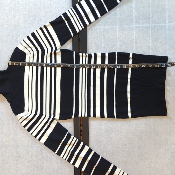 2/40 Striped Guess turtleneck sweater - Picture 11 of 12